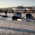 Harminc horgász szakadt be autóval a jégbe egyszerre